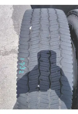 MICHELIN 275/80R22.5 TIRE