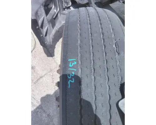 MICHELIN 275/80R22.5 TIRE