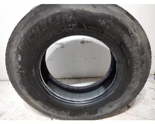 MICHELIN 275/80R22.5 TIRE