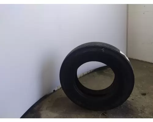 MICHELIN 275/80R22.5 TIRE