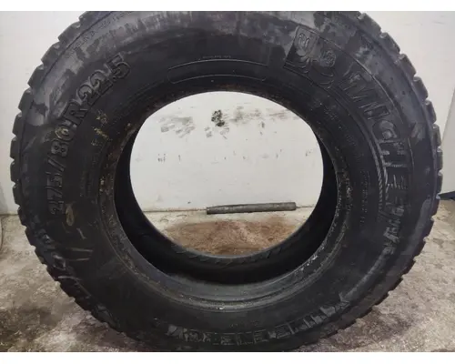 MICHELIN 275/80R22.5 TIRE