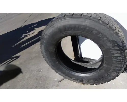 MICHELIN 275/80R22.5 TIRE
