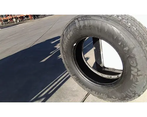 MICHELIN 275/80R22.5 TIRE