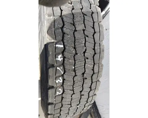MICHELIN 275/80R22.5 TIRE