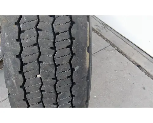 MICHELIN 275/80R22.5 TIRE