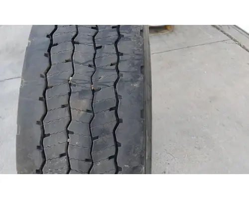 MICHELIN 275/80R22.5 TIRE