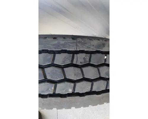 MICHELIN 275/80R22.5 TIRE