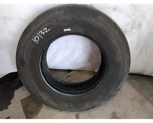 MICHELIN 275/80R22.5 TIRE