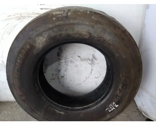 MICHELIN 275/80R22.5 TIRE