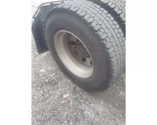 MICHELIN 275/80R22.5 TIRE