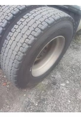 MICHELIN 275/80R22.5 TIRE