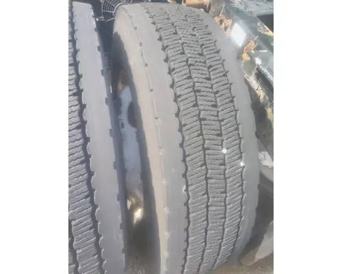 MICHELIN 275/80R22.5 TIRE