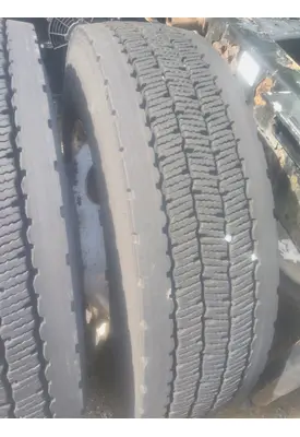 MICHELIN 275/80R22.5 TIRE