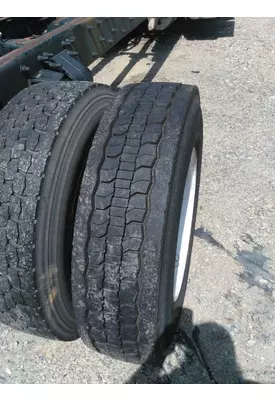 MICHELIN 275/80R22.5 TIRE