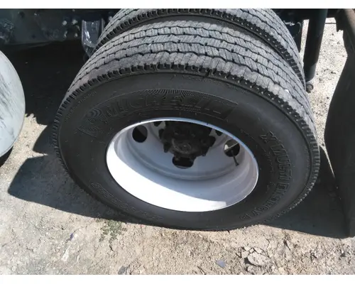 MICHELIN 275/80R22.5 TIRE