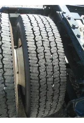 MICHELIN 275/80R22.5 TIRE