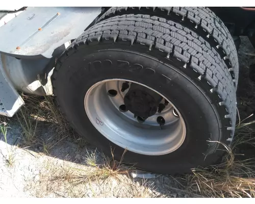 MICHELIN 275/80R22.5 TIRE