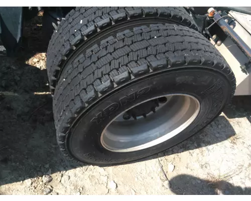 MICHELIN 275/80R22.5 TIRE