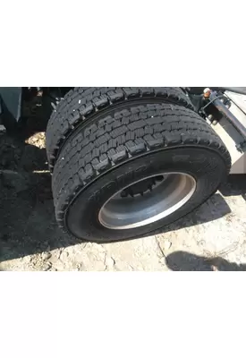 MICHELIN 275/80R22.5 TIRE