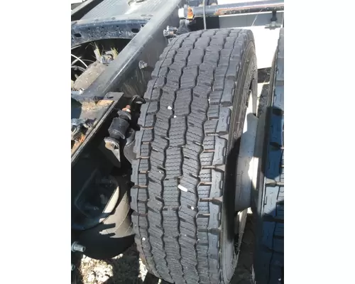 MICHELIN 275/80R22.5 TIRE