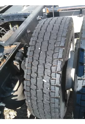 MICHELIN 275/80R22.5 TIRE