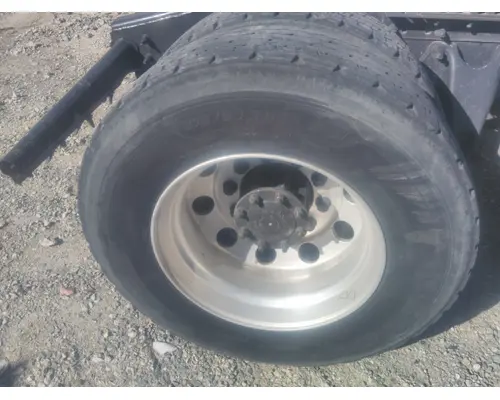 MICHELIN 275/80R22.5 TIRE