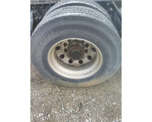 MICHELIN 275/80R22.5 TIRE