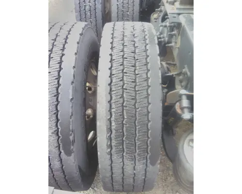 MICHELIN 275/80R22.5 TIRE
