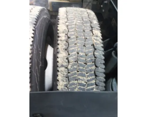 MICHELIN 275/80R22.5 TIRE