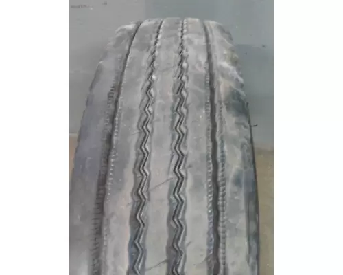 MICHELIN 275/80R22.5 TIRE