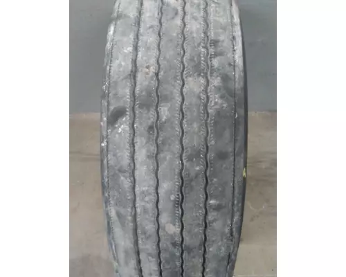 MICHELIN 275/80R22.5 TIRE