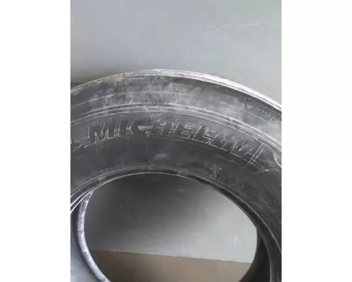 MICHELIN 275/80R22.5 TIRE