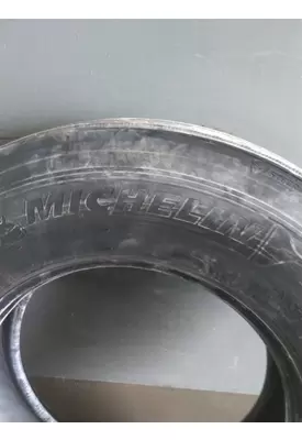 MICHELIN 275/80R22.5 TIRE