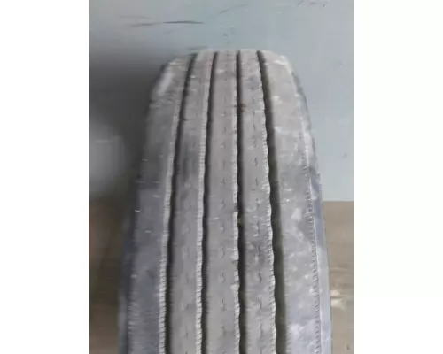 MICHELIN 275/80R22.5 TIRE