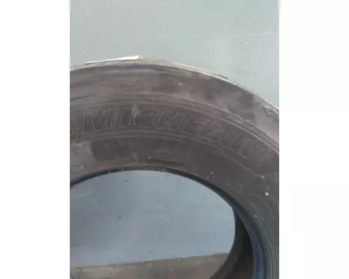 MICHELIN 275/80R22.5 TIRE