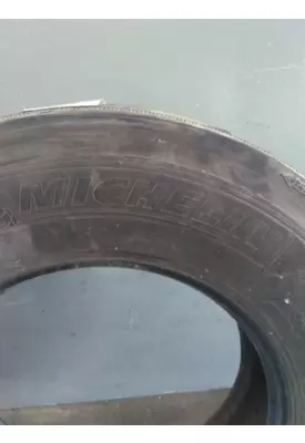 MICHELIN 275/80R22.5 TIRE