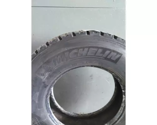 MICHELIN 275/80R22.5 TIRE