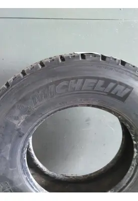 MICHELIN 275/80R22.5 TIRE