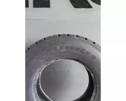 MICHELIN 275/80R22.5 TIRE