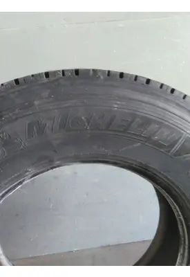 MICHELIN 275/80R22.5 TIRE