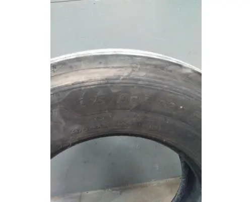 MICHELIN 275/80R22.5 TIRE