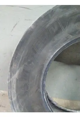 MICHELIN 275/80R22.5 TIRE