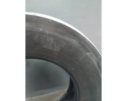MICHELIN 275/80R22.5 TIRE