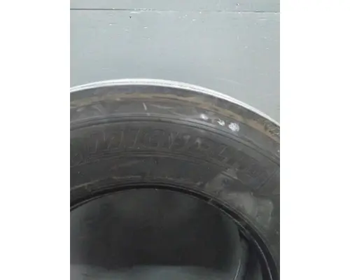 MICHELIN 275/80R22.5 TIRE