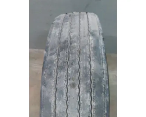 MICHELIN 275/80R22.5 TIRE