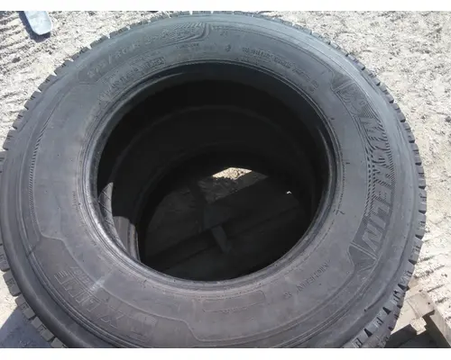 MICHELIN 275/80R22.5 TIRE