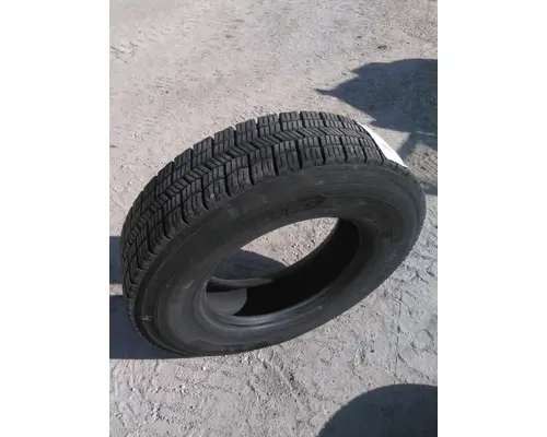 MICHELIN 275/80R22.5 TIRE