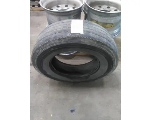 MICHELIN 275/80R22.5 TIRE