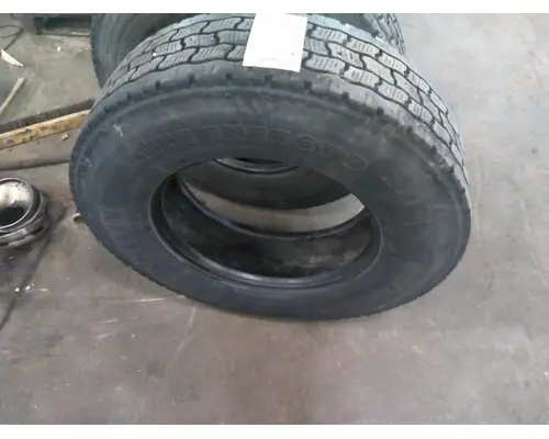 MICHELIN 275/80R22.5 TIRE