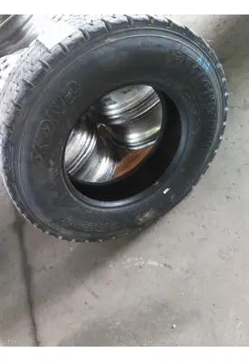 MICHELIN 275/80R22.5 TIRE